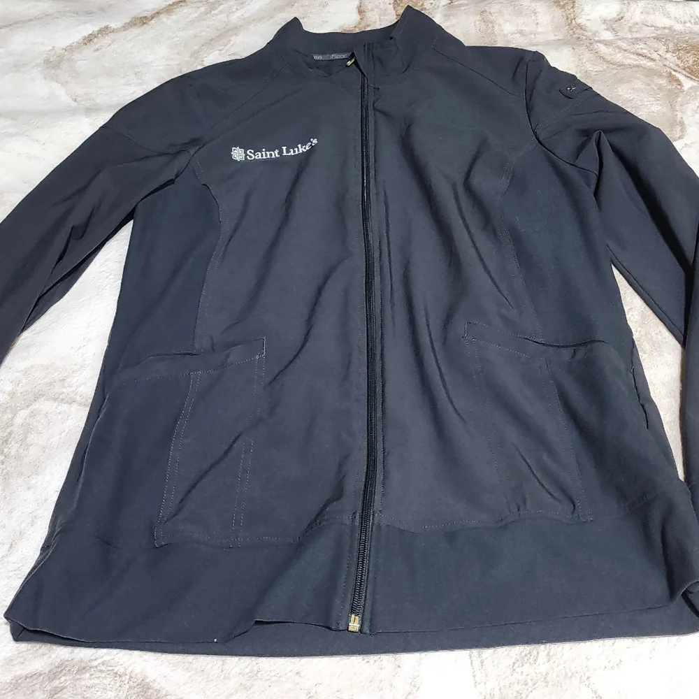 LOT OF 5 WOMEN’S SCRUB JACKETS ST. LUKE’S HOSPITAL EMBROIDERED LOGO SIZE M & L - Picture 9 of 12